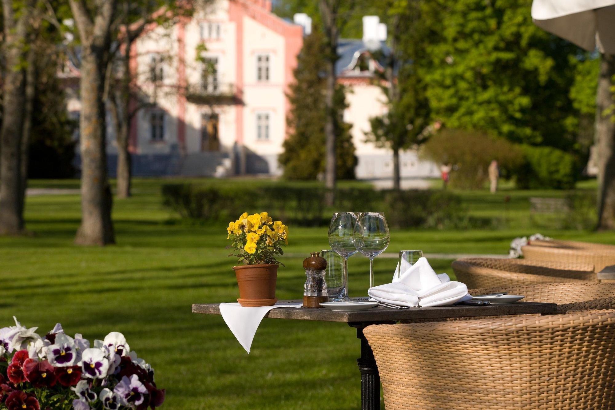 Paedaste Manor Hotel Exterior photo